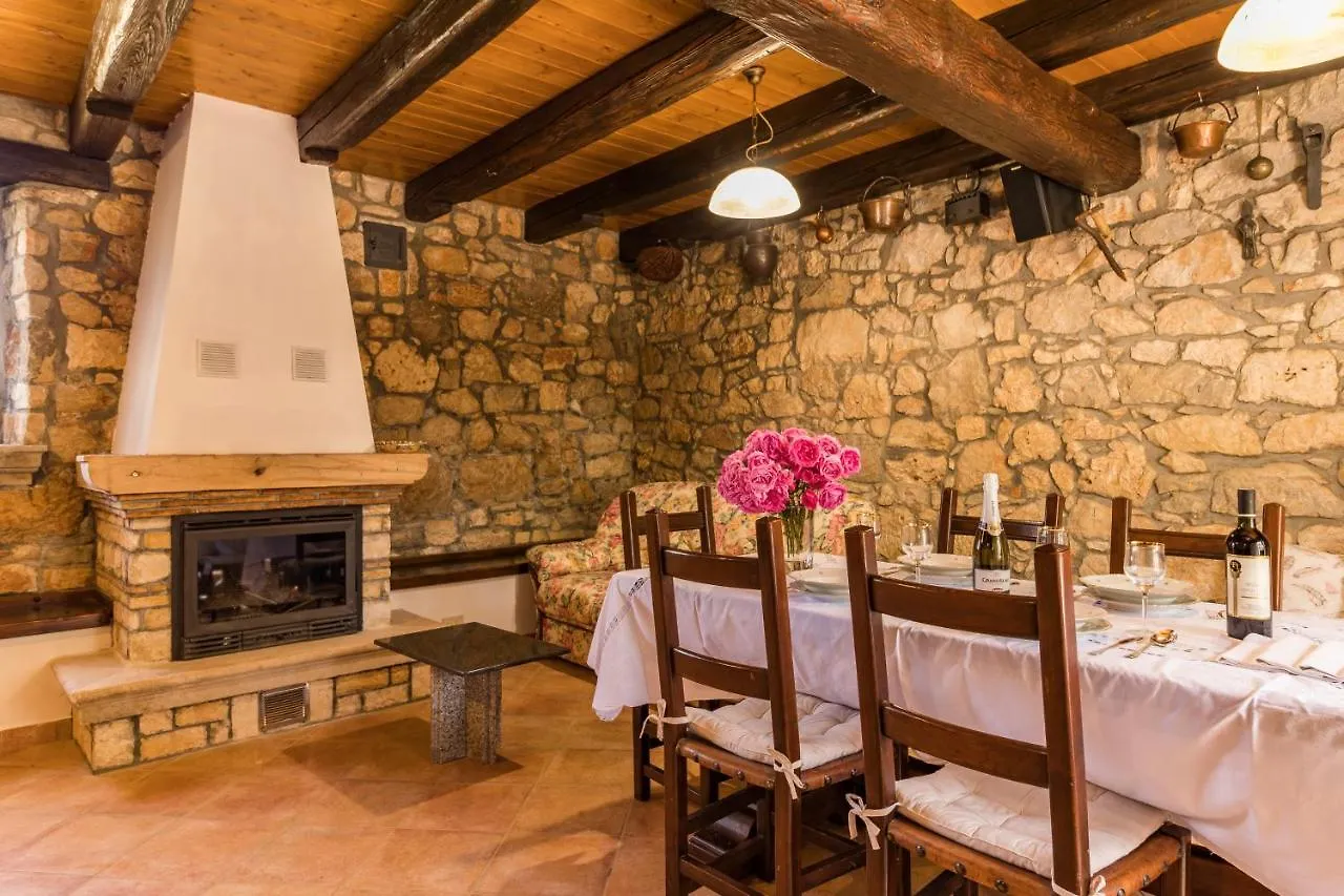 Σπίτι διακοπών Antique Istrian Home Martina Πόρετς