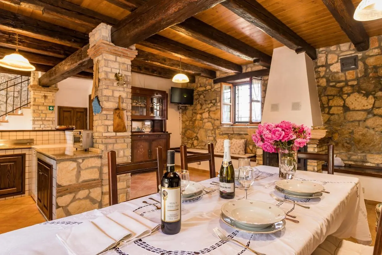 Σπίτι διακοπών Antique Istrian Home Martina Πόρετς Κροατία