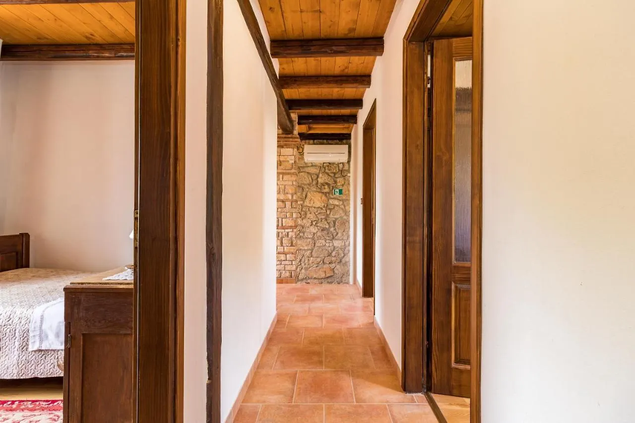 Antique Istrian Home Martina Πόρετς