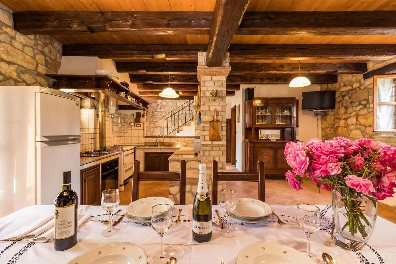 Σπίτι διακοπών Antique Istrian Home Martina Πόρετς