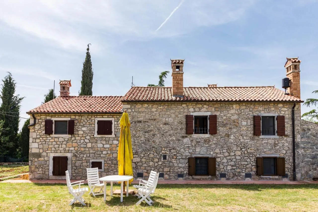 Antique Istrian Home Martina Πόρετς 0*,  Κροατία