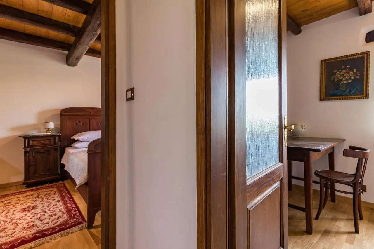 Antique Istrian Home Martina Πόρετς